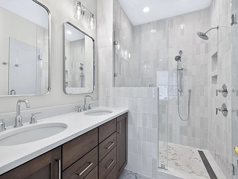407 Chatham View Rd — Photo 37