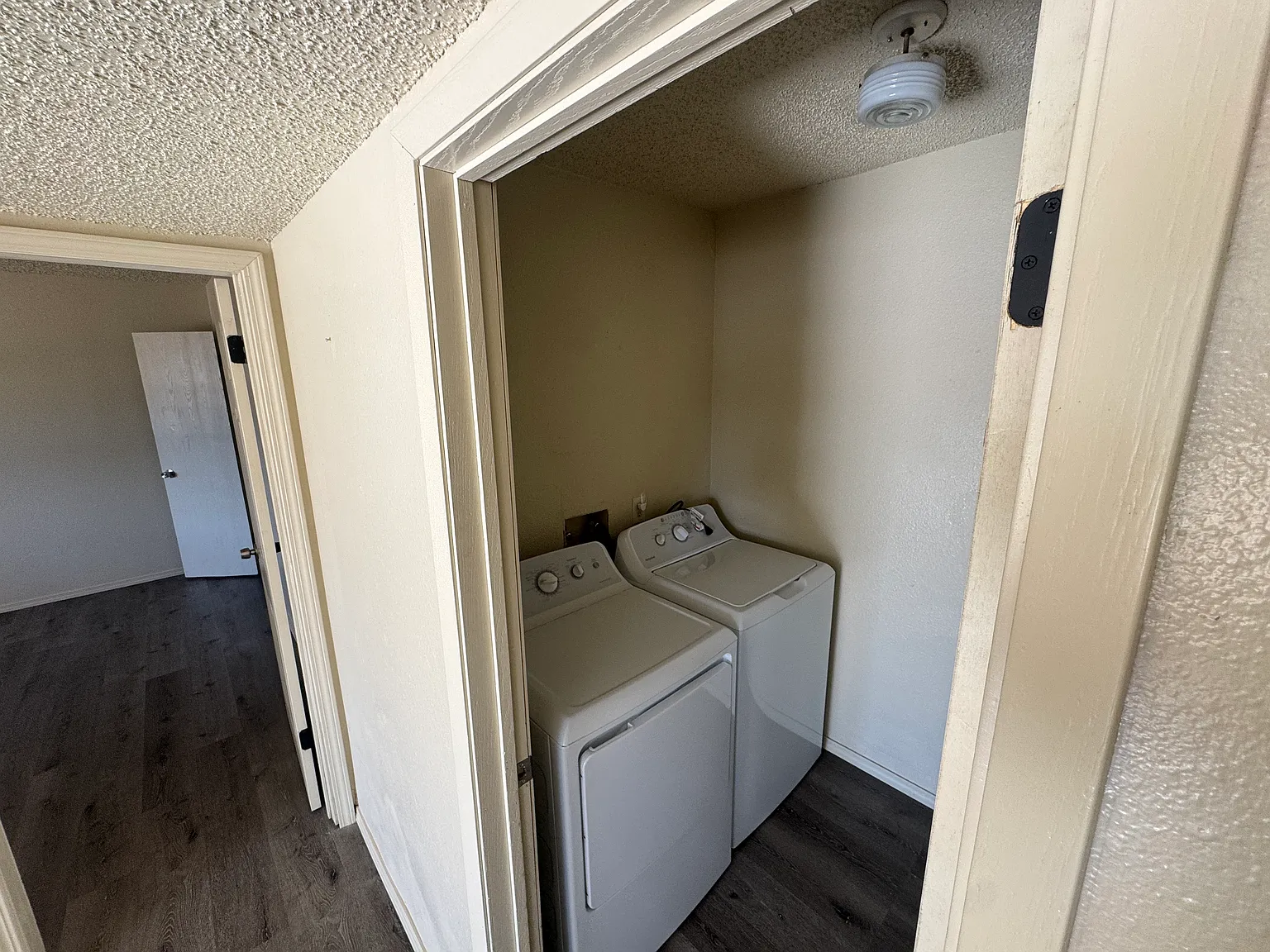 2 bed, 850 sqft, $950 — Photo 2
