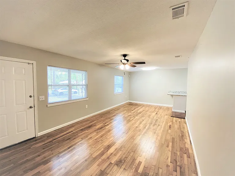 503 Forest St — Photo 6