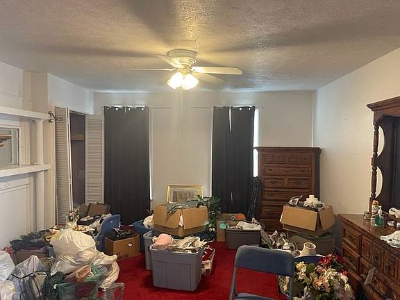 5th image of 236 Oak St
