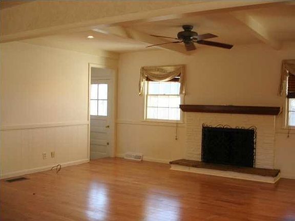 Large open livingroom with fireplace