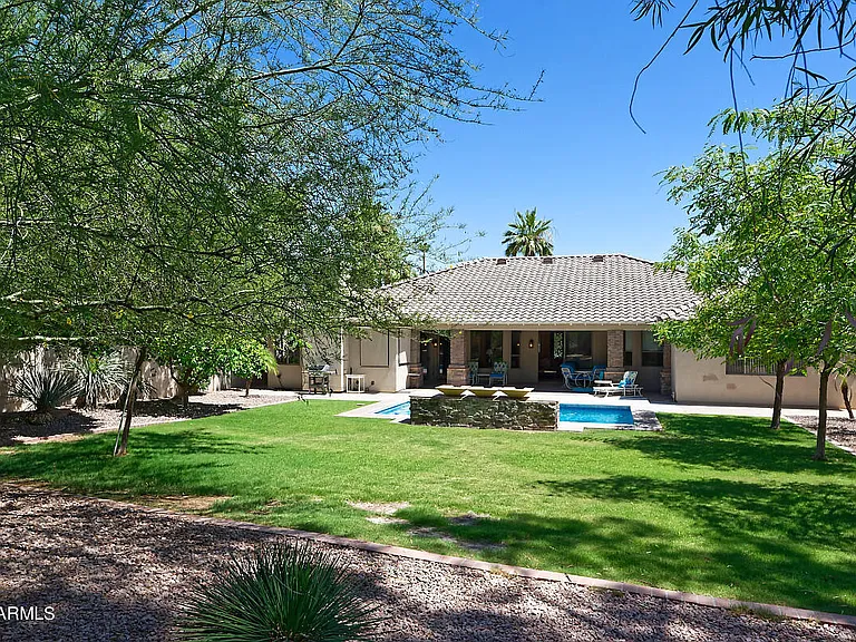 10220 E Cochise Dr — Photo 37