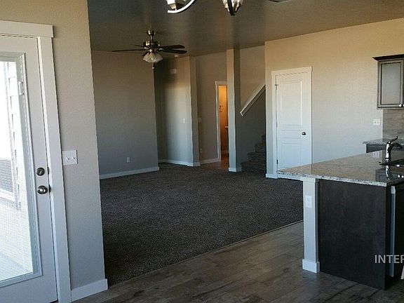 4th image of 856 Canyon Crst W
