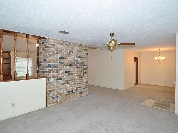 5th image of 2927 Big Springs Dr