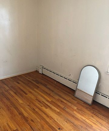 4th image of 4200 S Fairfield Ave