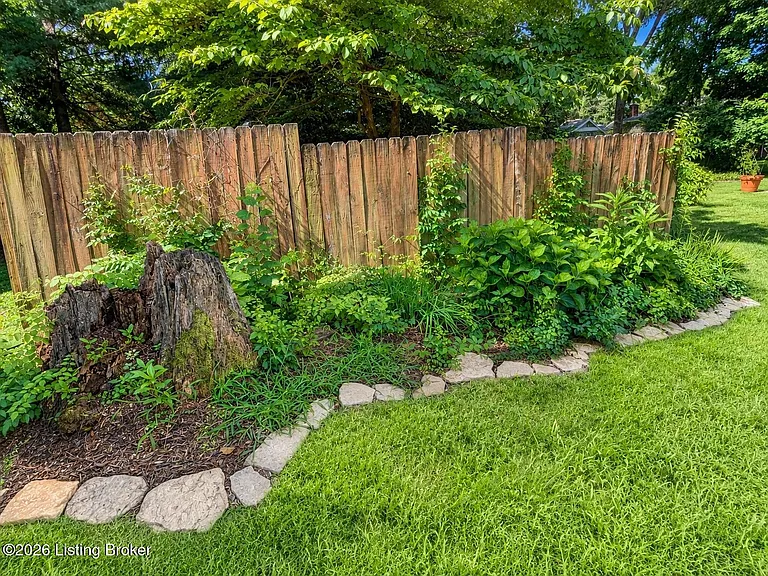 5109 Volney Ct — Photo 24