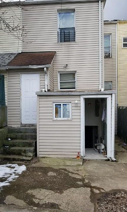 1st image of 45 Bush Ave