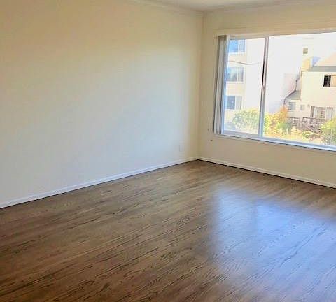 4th image of 254 27th Ave APT 4