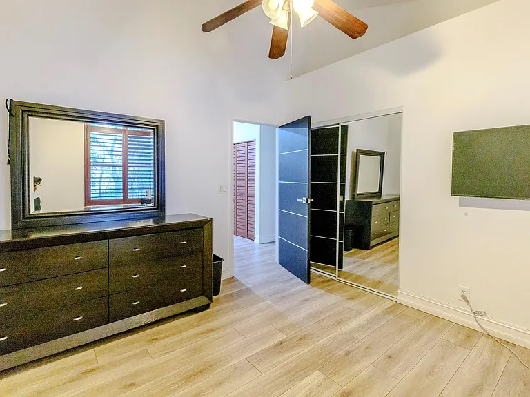 4082 Trenton Ave — Photo 16