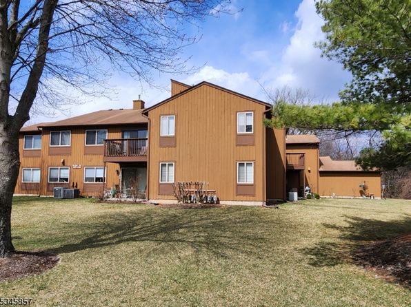 135 Drake Ln, Roxbury Twp., NJ 07852