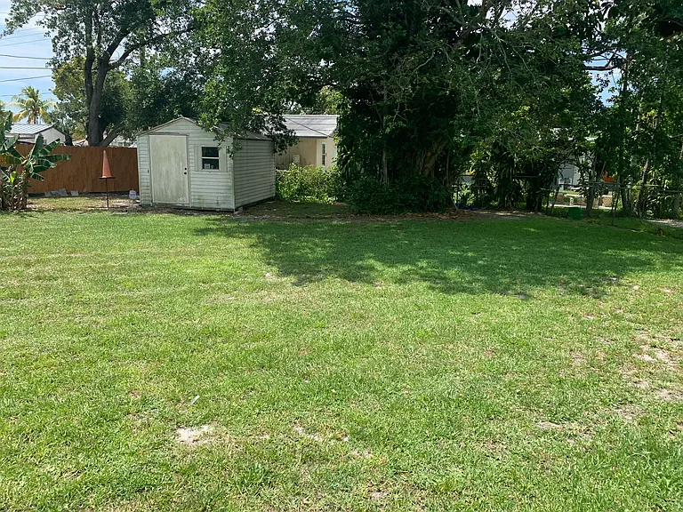 17121 NW 44th Ave — Photo 18