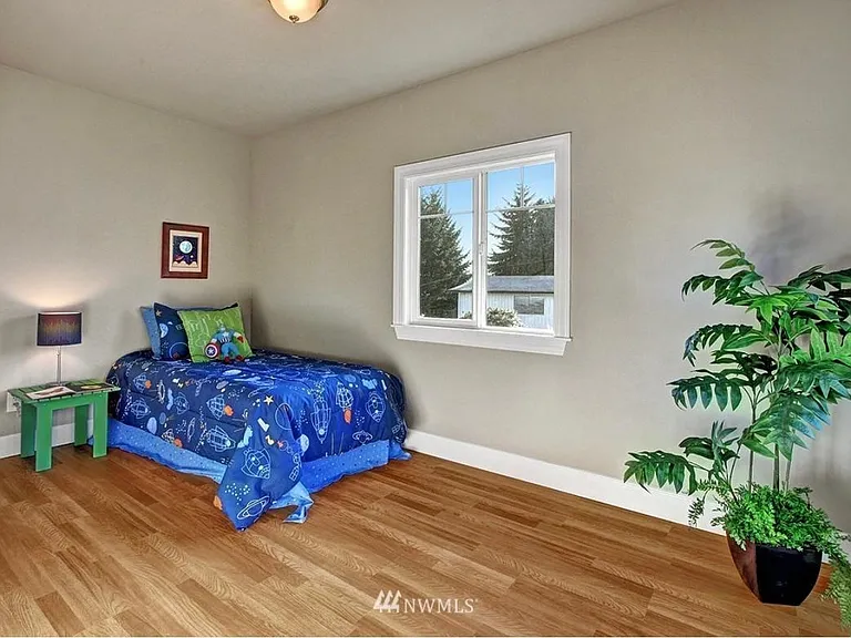 10646 Dixon Dr S — Photo 6