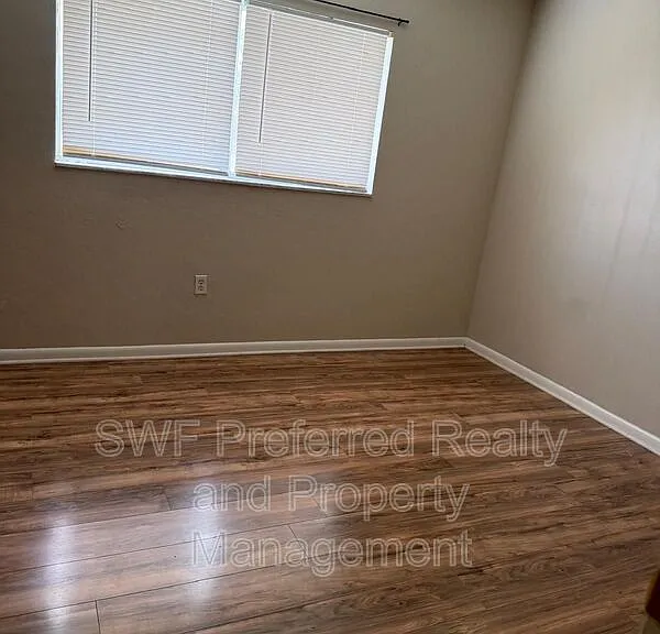 1418 SE 8th Ter #7 — Photo 2