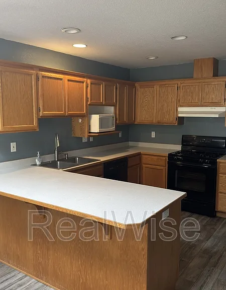 1951 SW Betty Ln — Photo 6