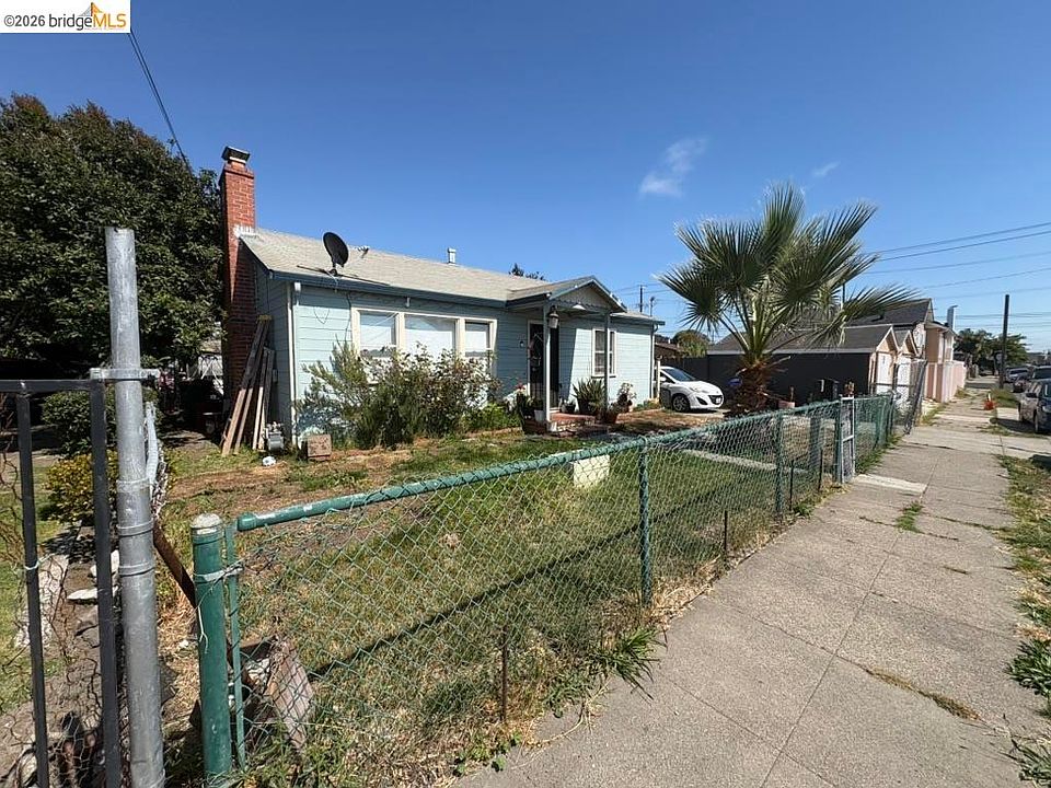 1st image of 122 3rd St