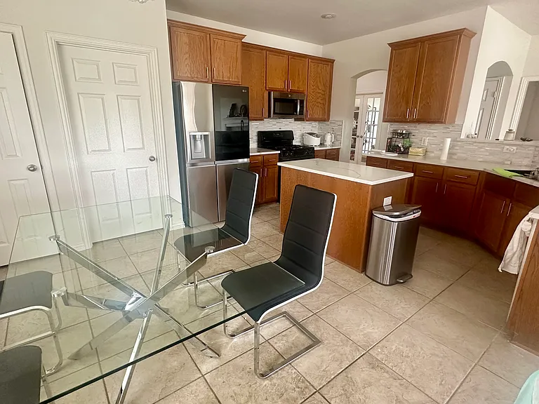 6514 Lake Forest Ln — Photo 4