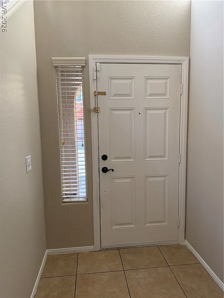 3 bed, 2.5 bath, 1783 sqft, $1,950 — Photo 2