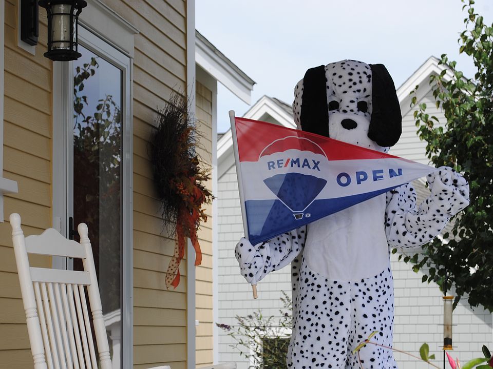 1st image of 5 Follinsbee Ln