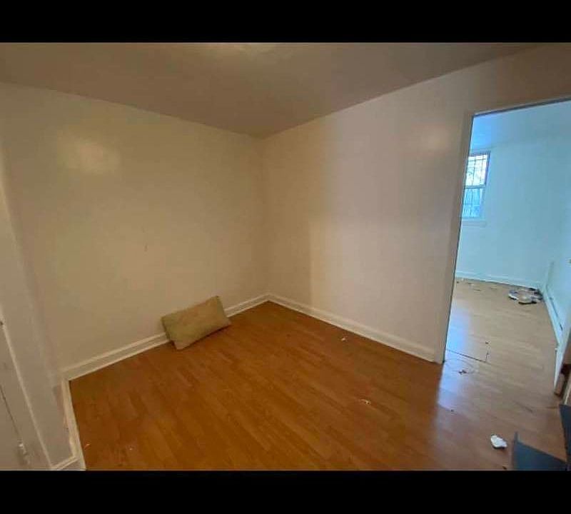 1st image of 4808 28th Ave #1