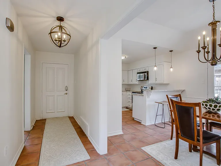 119 Utica Ave — Photo 4