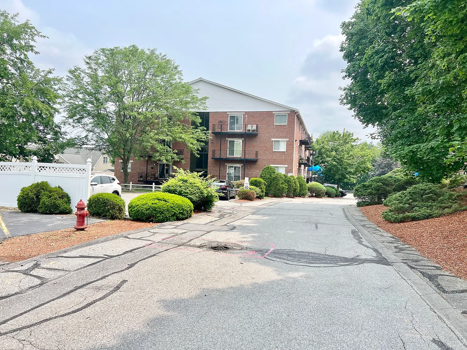 2 bed, 1.5 bath, 1336 sqft, $2,500 — Photo 2