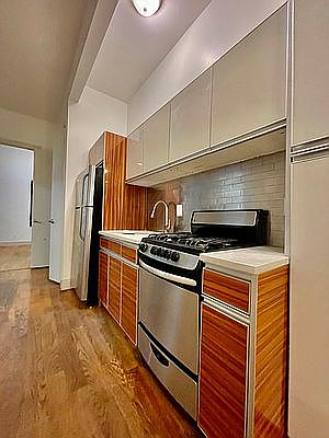 3rd image of 888 Myrtle Ave #3