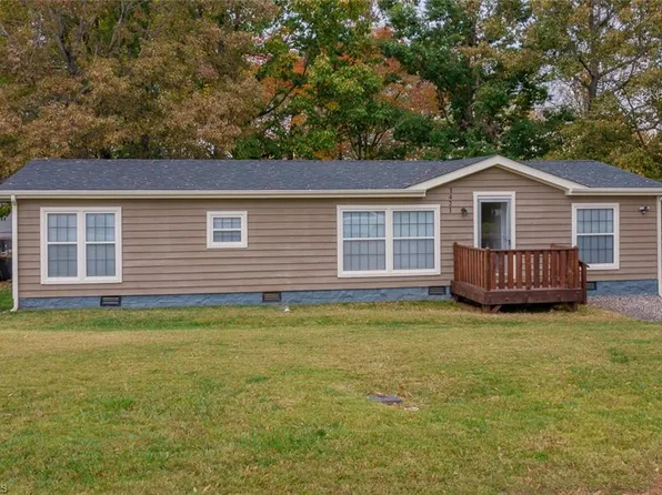 1421 3rd St, Statesville, NC 28677