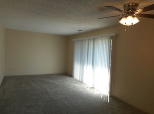 8494 Lane Dr #6, Kansas City, MO 64138