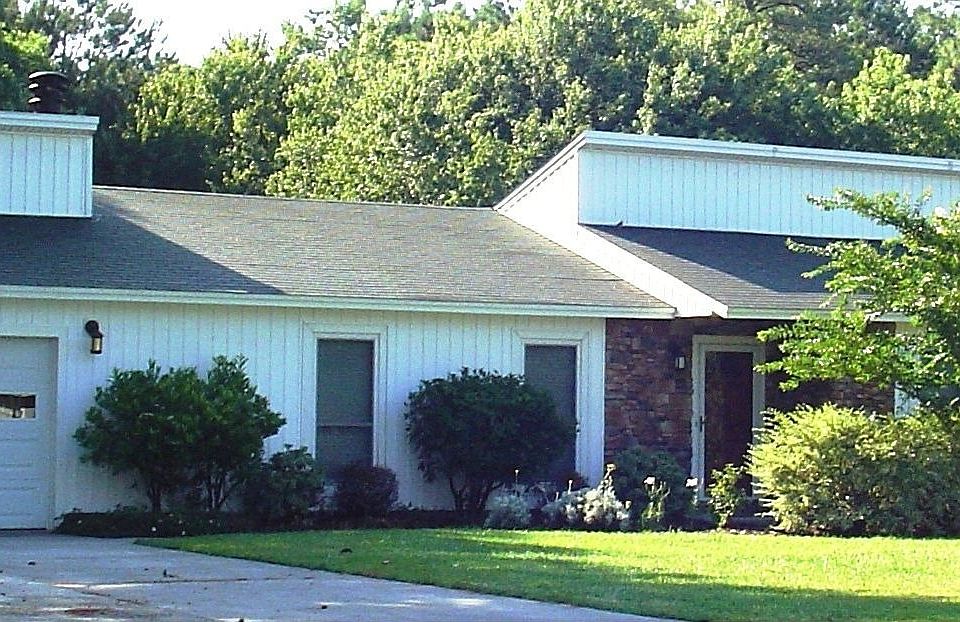 3605 Sutton Dr