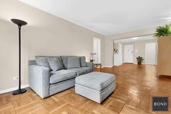 Sold by Bond New York | media 12