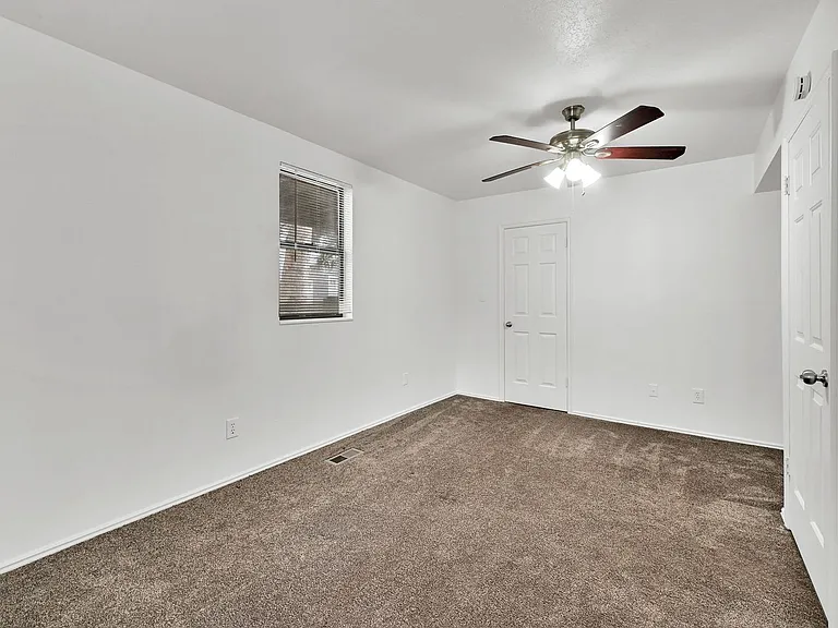 Shady Lane Apartments — Photo 29