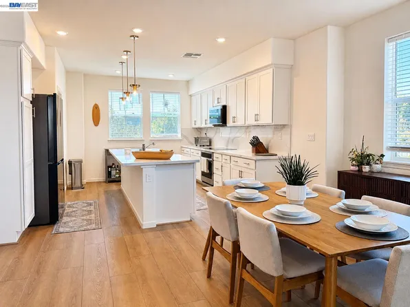 3765 Castro Valley Blvd, Castro Valley, CA 94546