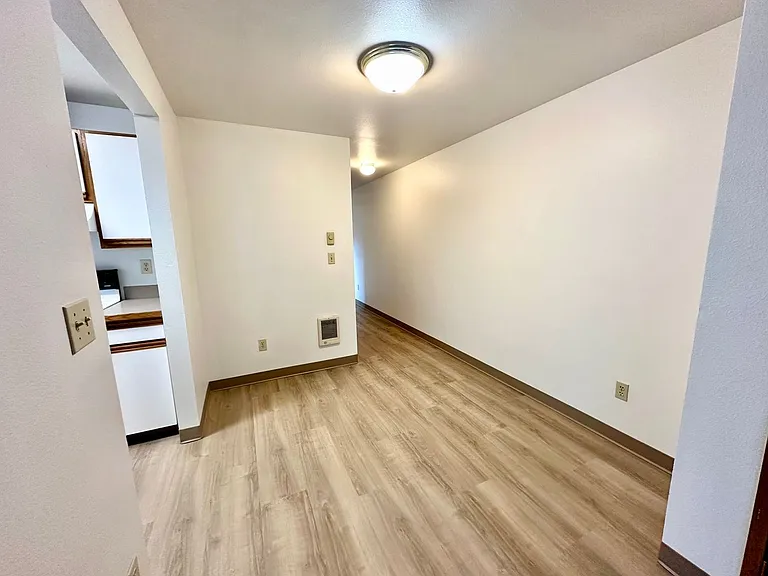 904 Juniper Ave — Photo 7