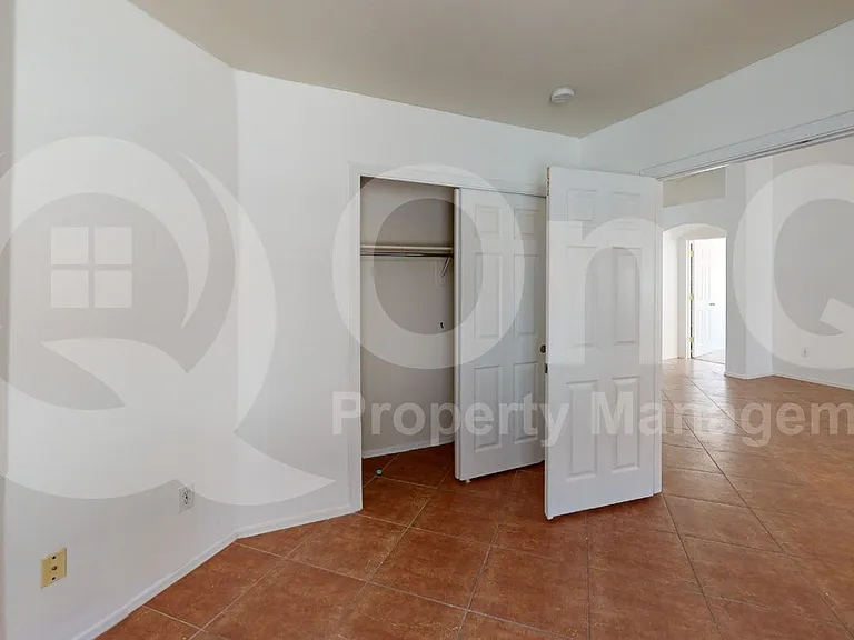 7218 S Canterbury Tale Dr — Photo 16