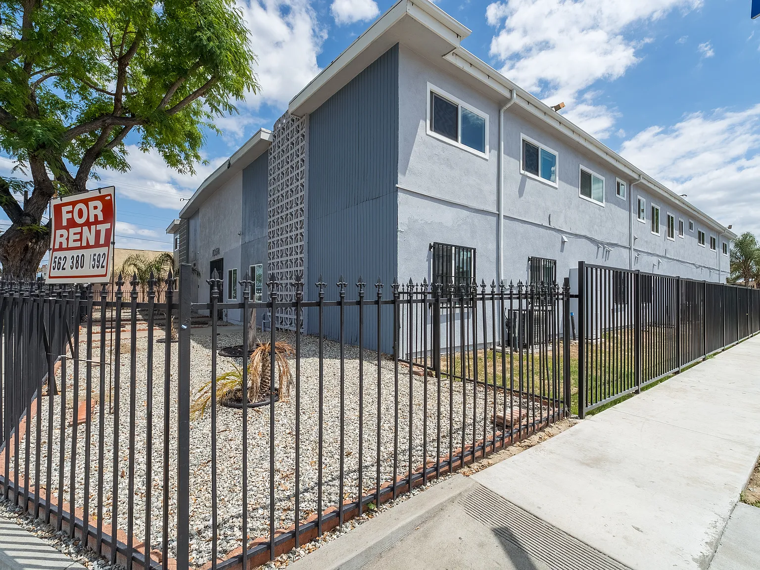 2 bed, 10 sqft, $1,955 — Photo 3