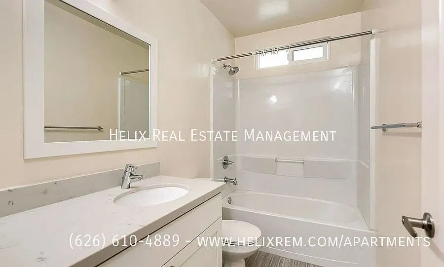 1-Bed/1-Bath With Ac & In-Unit Laundry! One Month Free! — Photo 2