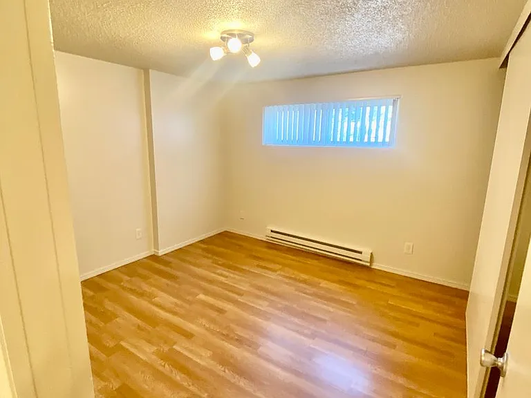 7429 Rainier Ave S — Photo 17