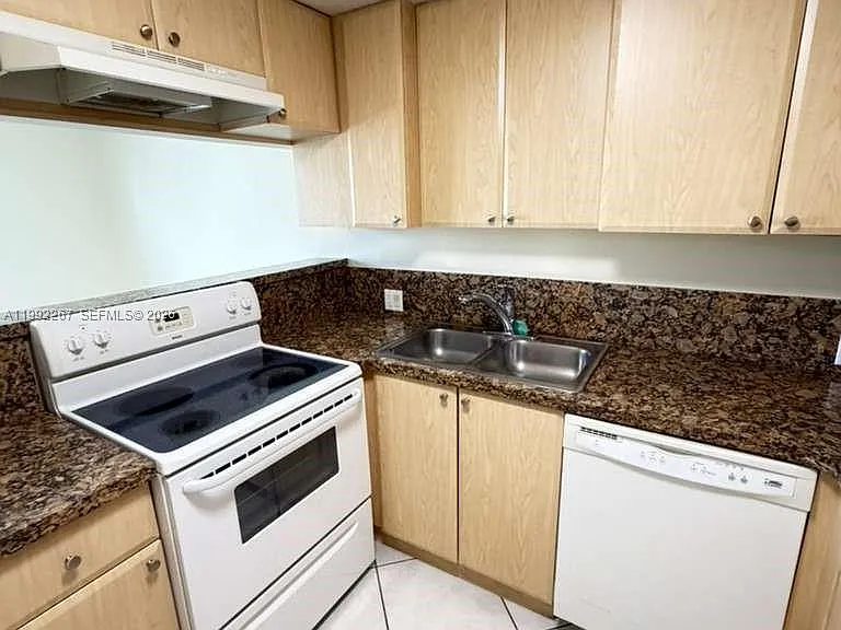 12625 SW 91st St #209 — Photo 5