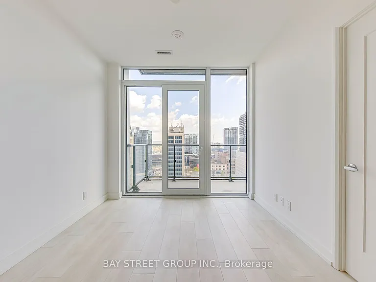 75 James St S #1504 — Photo 13