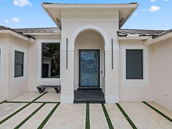 5th image of 4265 SW 185th Avenue