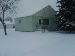 624 S 16th St, Grand Forks, ND 58201