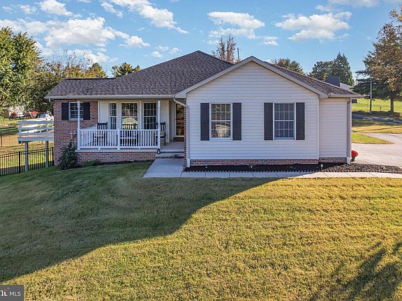 2nd image of 22 Pemberton Dr