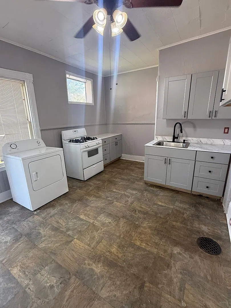 327 Market Street — Photo 1