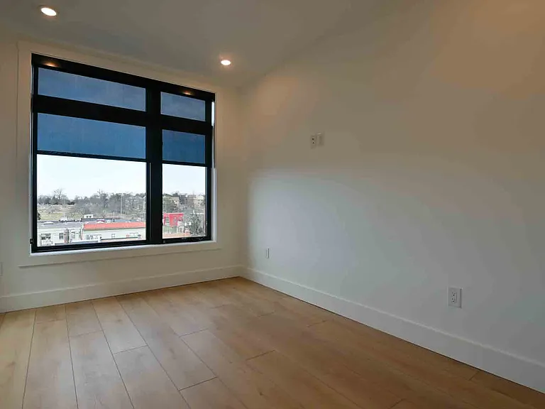 2641 4th St NE #2 — Photo 52