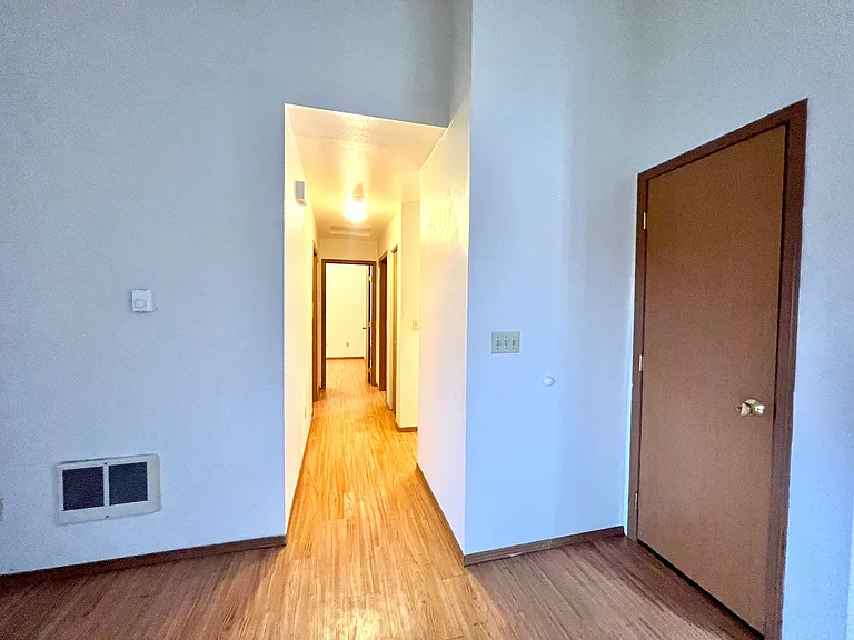 1007 E 19th Ave — Photo 11