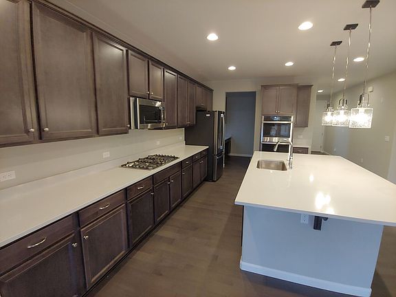4th image of 1042 Woodgate Ct