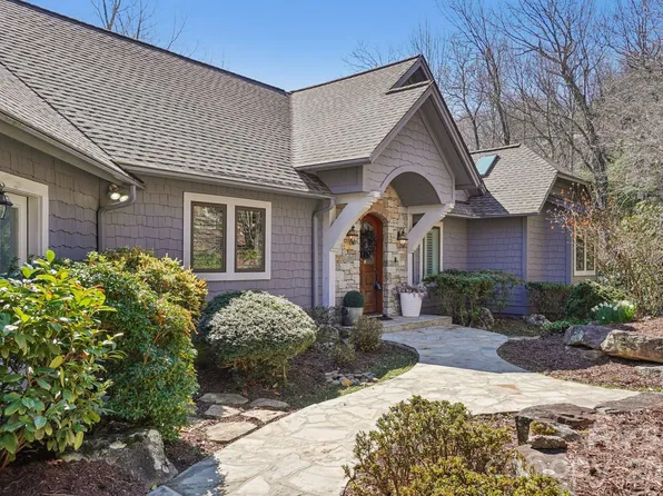 133 Falls Summit Rd, Hendersonville, NC 28739