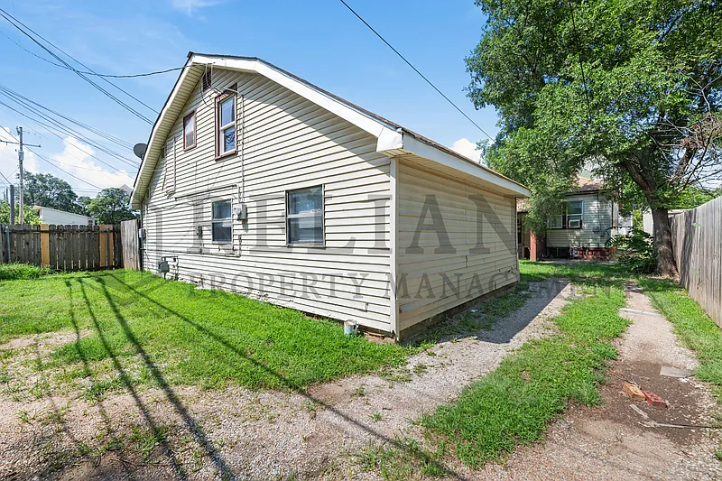 2 bed, 2.0 bath, 650 sqft, $745 — Photo 2