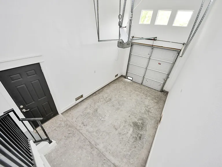 1307 Laskey St — Photo 22