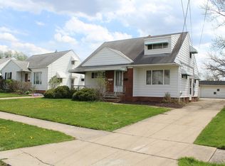 20624 Applegate Rd, Maple Heights, OH 44137